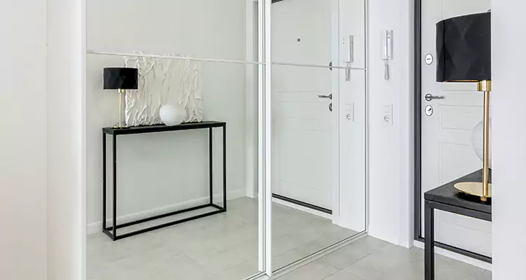 Mirrored Bifold Closet Doors Repair in Ensley, FL