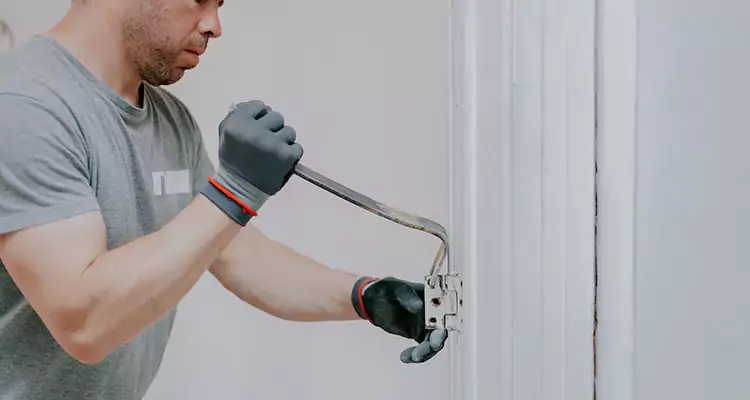 Cracked Door Jamb Repair in Ensley, FL