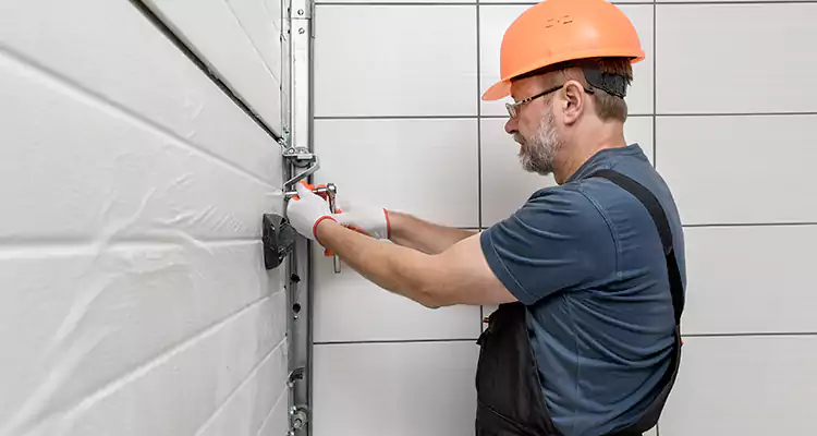 Emergency Garage Door Repair in Ensley, FL