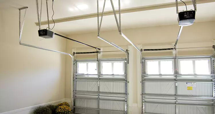 Residential Emergency Garage Door Repair in Ensley, FL