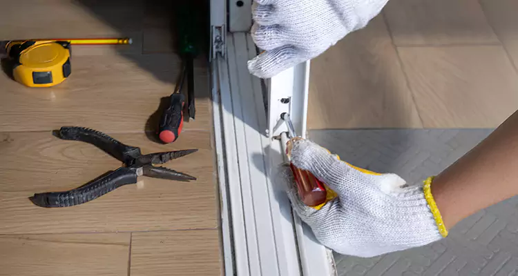 Screen Door Wheel Replacement in Ensley, FL