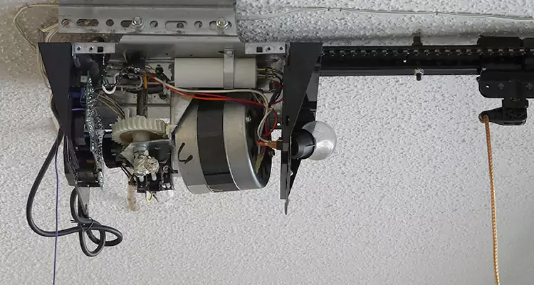 Garage Door Motor Replacement in Ensley, FL