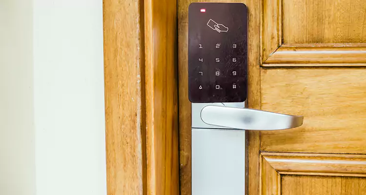 Keyless Hotel Door Locks Repair in Ensley, FL