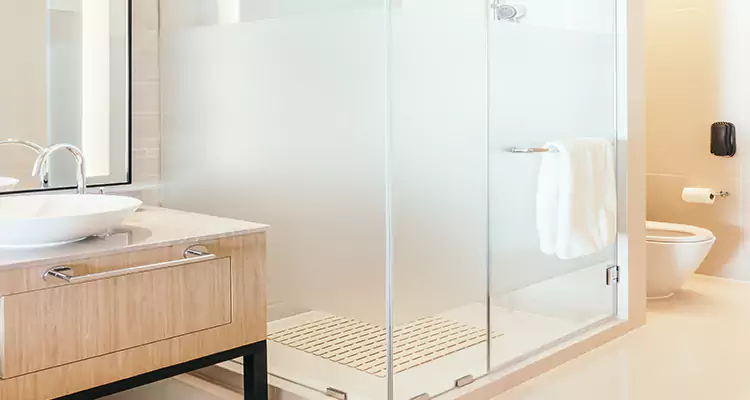 Expert Shower Door Fix and Repair in Ensley, FL