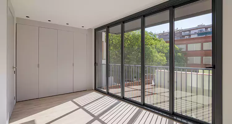 Fix Sliding Screen Door Track in Ensley, FL